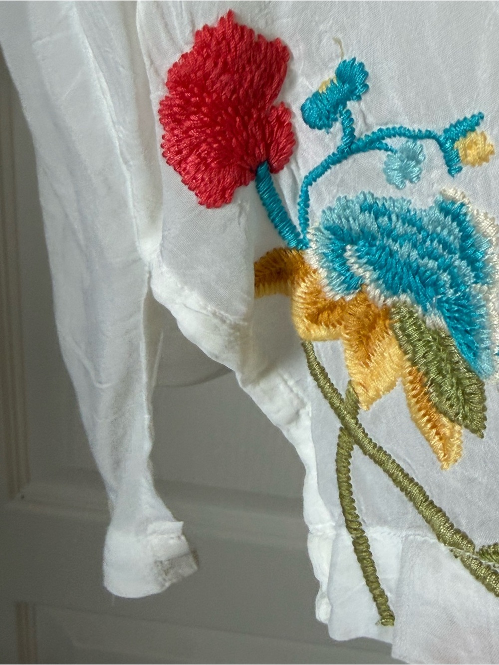 Johnny Was White Embroidered Floral Tunic Top - Picture 8 of 9